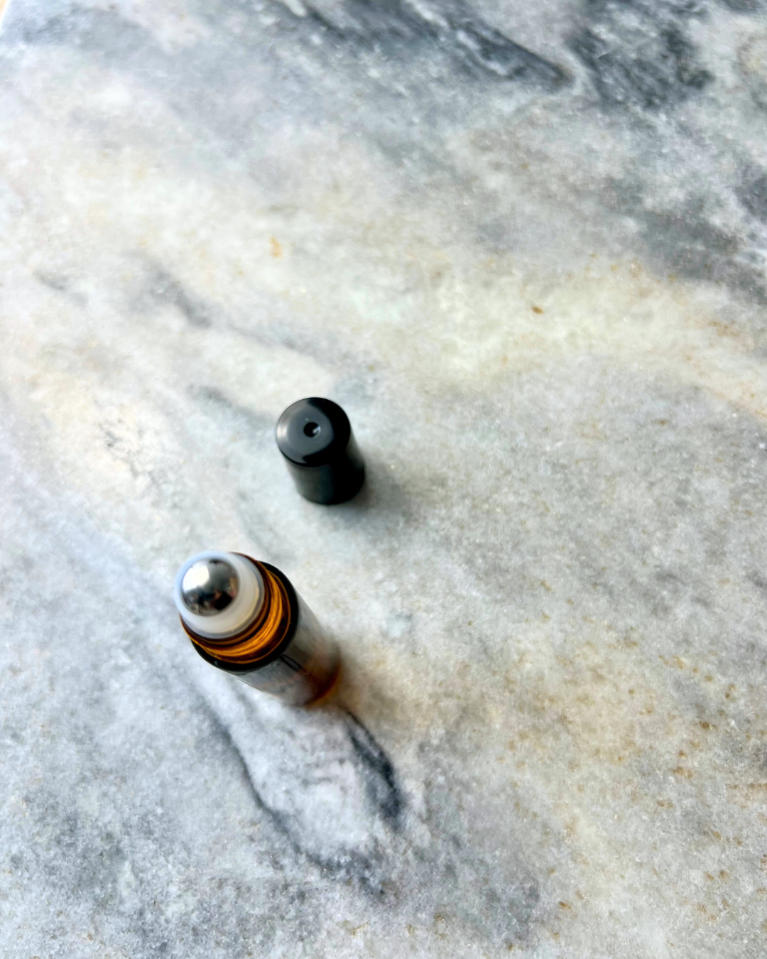 roller voor aromatherapie, essentiële oliën, kruidenolie, huidverzorging, mentaal welzijn