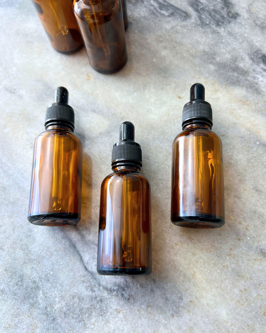 druppelflesjes, doseren tinctuur, kruidenolie, amberkleurig glas , gekleurd glas, rubberen dop kruidenextracten, zakformaat